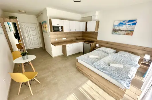 Ady Corner Pr�mium Apartmanok, Si�fok, Balatonf�red - 17 km