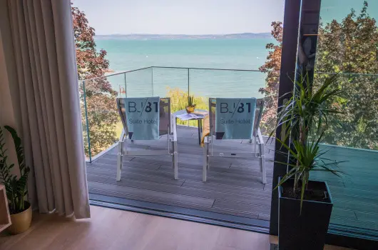 BJ81 Suite Hotel, Si�fok, Balatonf�red - 16 km