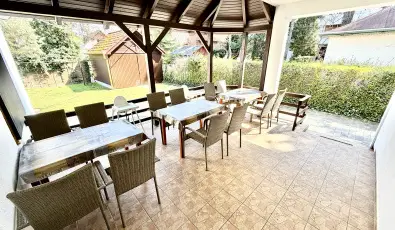 Fenyves Vend�gh�z Si�fok