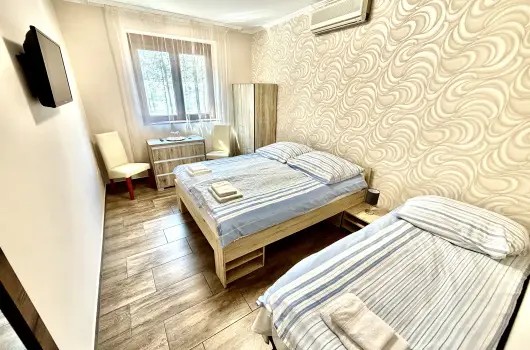 Fenyves Vend�gh�z, Si�fok, Balatonf�red - 17 km