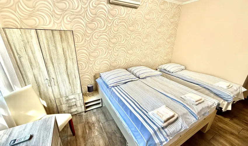 Fenyves Vend�gh�z Si�fok