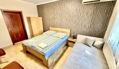 Fenyves Vend�gh�z Si�fok