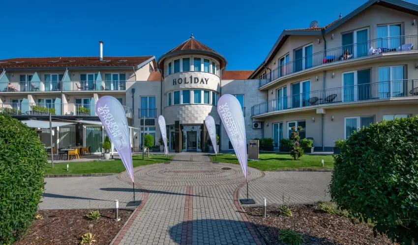 Holiday Resorts Balatonszrsz