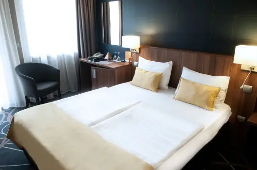 Hotel Az�r, Si�fok, Balatonf�red - 14 km