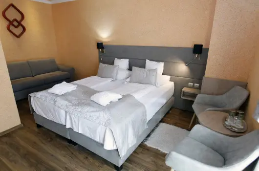 Hotel Laroba, Als��rs, Balatonf�red - 8 km