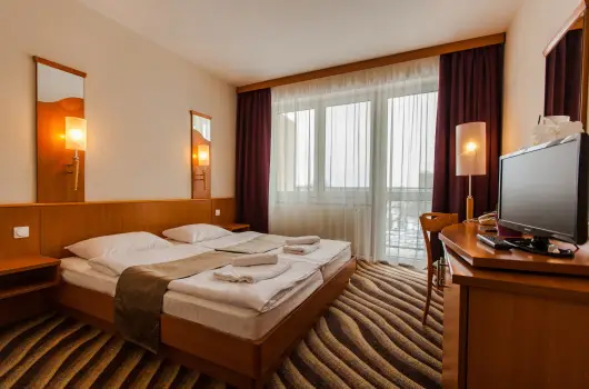 Pr�mium Hotel Panor�ma, Si�fok, Balatonf�red - 16 km