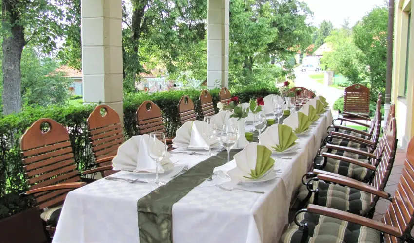 Hotel Szpalma Porva-Szpalmapuszta