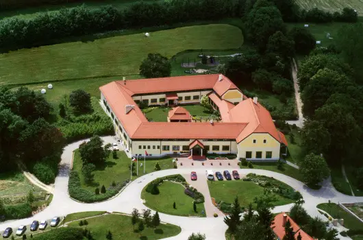 Hotel Szpalma, Porva-Szpalmapuszta, Balatonfred - 30 km