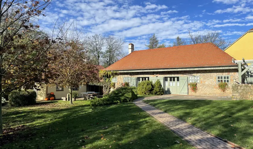 Hotel Szpalma Porva-Szpalmapuszta