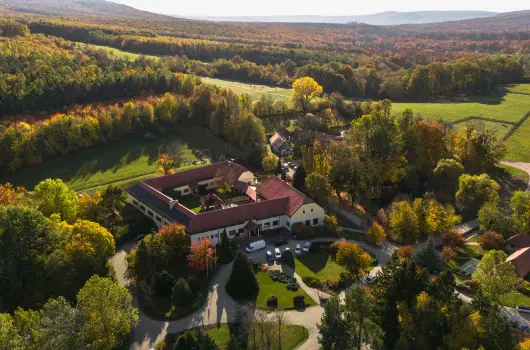 Hotel Sz�palma, Porva-Sz�palmapuszta, Balatonf�red - 30 km