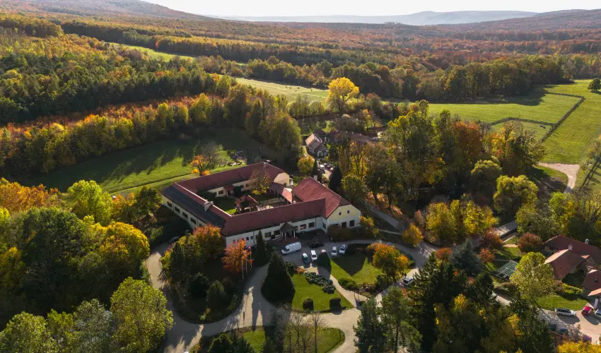 Hotel Sz�palma Porva-Sz�palmapuszta