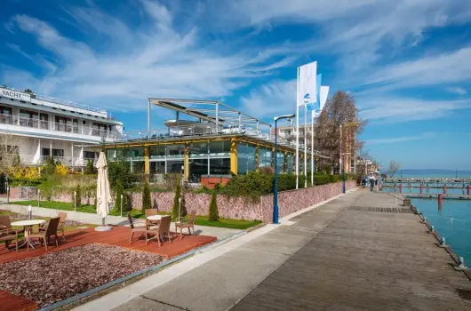 Hotel Yacht Wellness & Business, Sifok, Balatonfred - 14 km