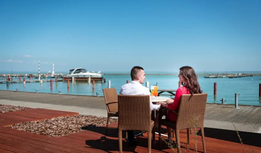 Hotel Yacht Wellness & Business Sifok