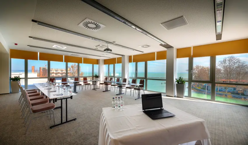 Hotel Yacht Wellness & Business Sifok