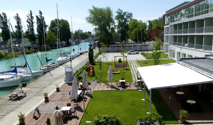 Hotel Yacht Wellness & Business Sifok