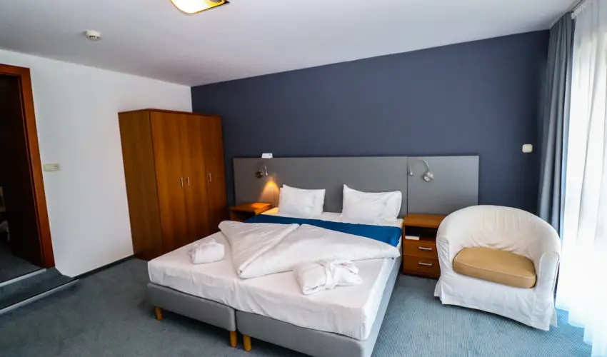 Hotel Yacht Wellness & Business Sifok