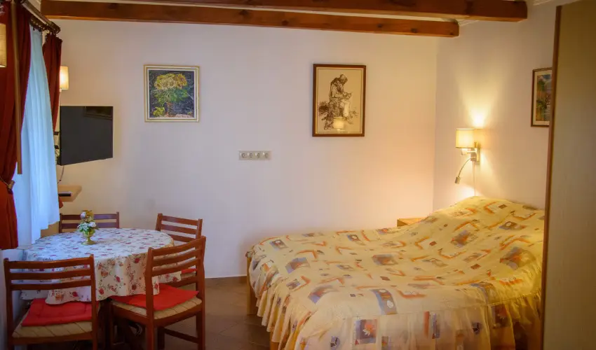 Huszr Vendghz rvnyes