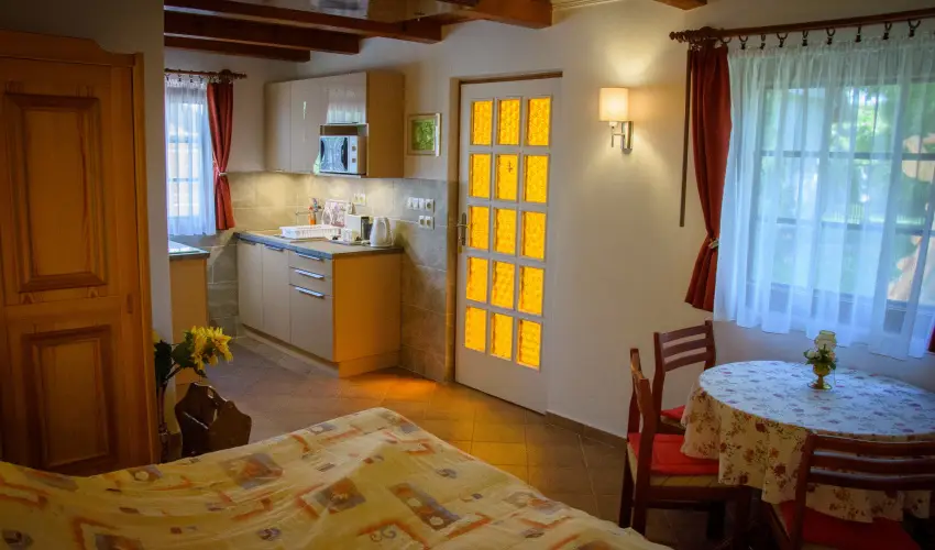 Huszr Vendghz rvnyes