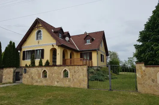 M�rk�i Vend�gh�z - kapu a Bakonyra, M�rk�, Balatonf�red - 16 km