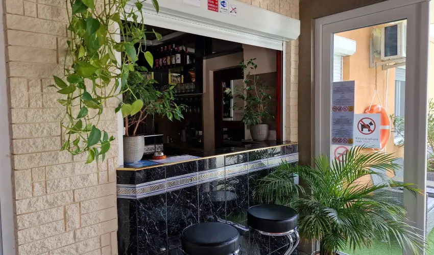 Napsug�r Apartmanh�z Si�fok