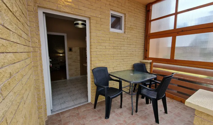 Napsug�r Apartmanh�z Si�fok