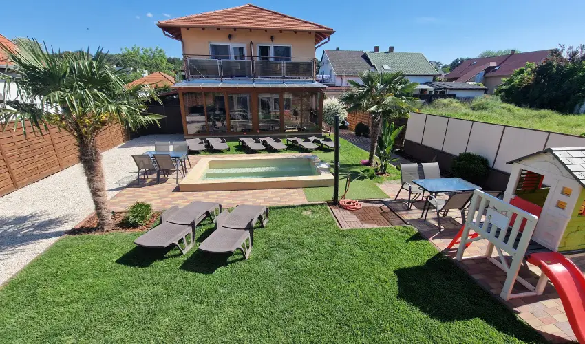 Napsug�r Villa B Si�fok