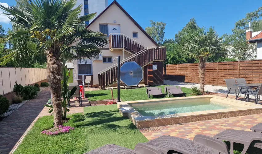 Napsug�r Villa A Si�fok