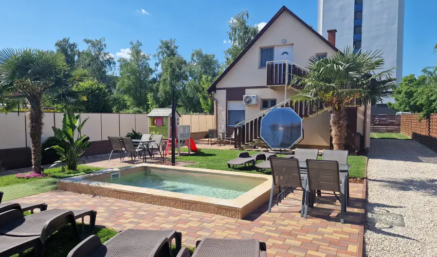 Napsug�r Villa A Si�fok