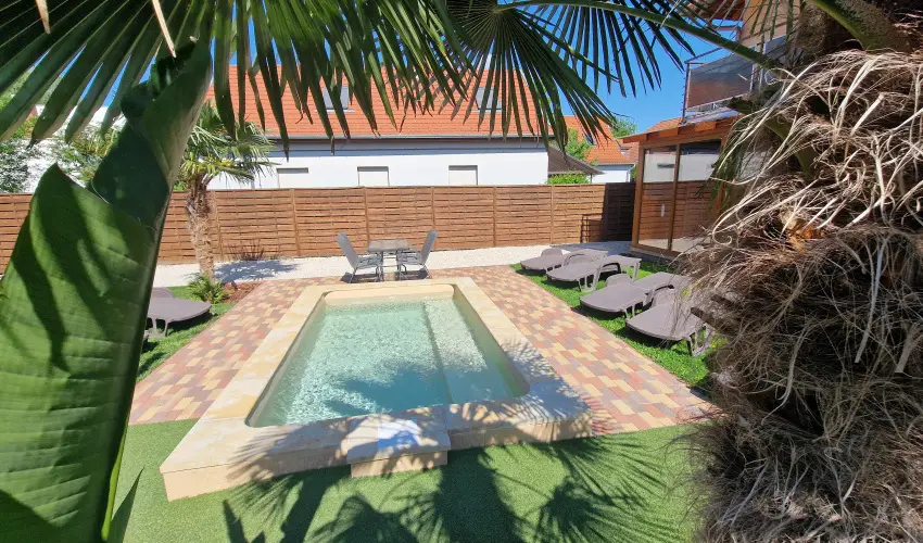 Napsug�r Villa A Si�fok