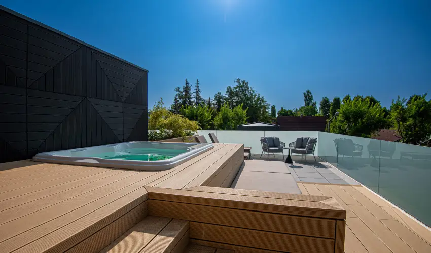 REED Luxury Hotel & Bistro Siófok