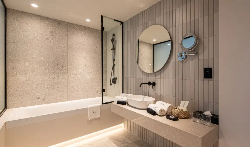 REED Luxury Hotel & Bistro Siófok