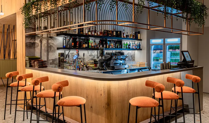 REED Luxury Hotel & Bistro Siófok