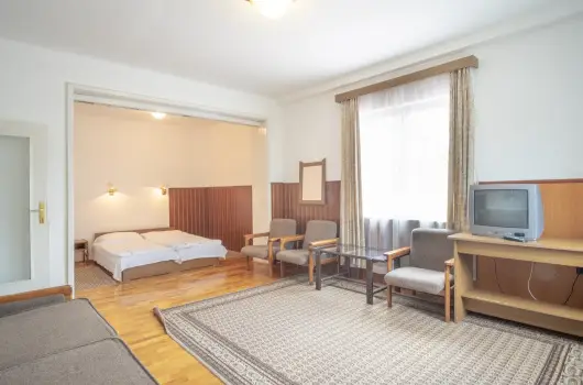 Sir�ly Hotel, Balatonlelle, Balatonf�red - 22 km
