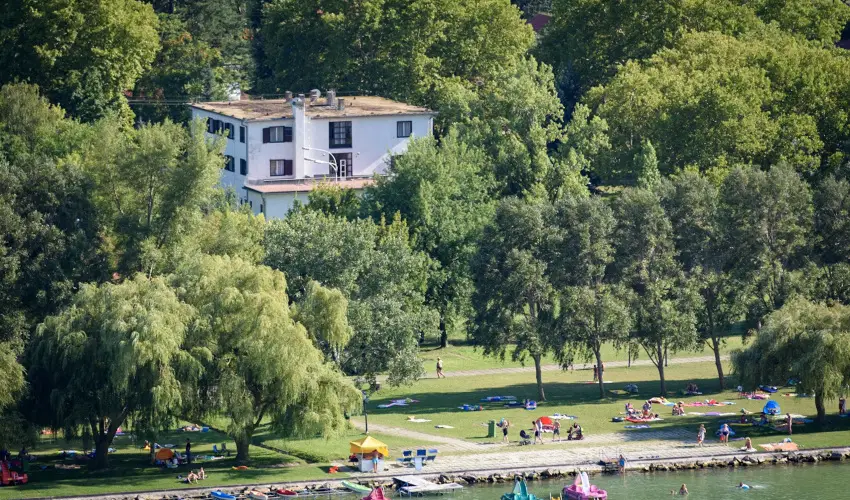 Sir�ly Hotel Balatonlelle