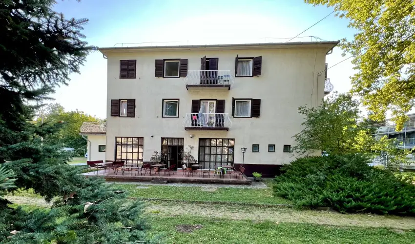 Sir�ly Hotel Balatonlelle