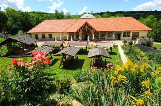 Somogy Kertje �d�l�falu �s �tterem, Bonnya, Balatonf�red - 32 km