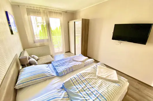 Unio Vend�gh�z 1., Si�fok, Balatonf�red - 17 km