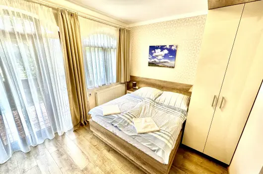 Unio Vend�gh�z 2., Si�fok, Balatonf�red - 17 km