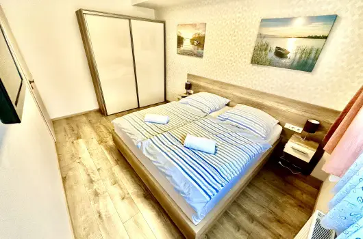 Unio Vend�gh�z 3., Si�fok, Balatonf�red - 17 km