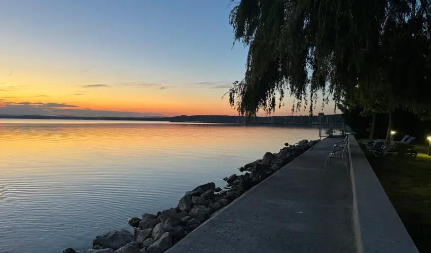 Vil�gos Hotel Balatonvil�gos